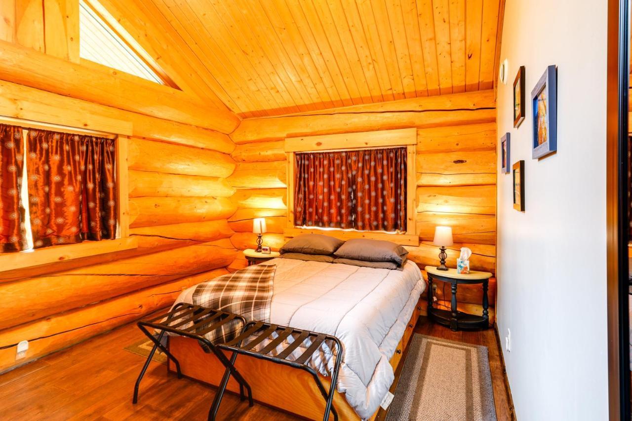 Riverside Log Cabin On-Site Aurora Viewing! North Pole Exteriör bild